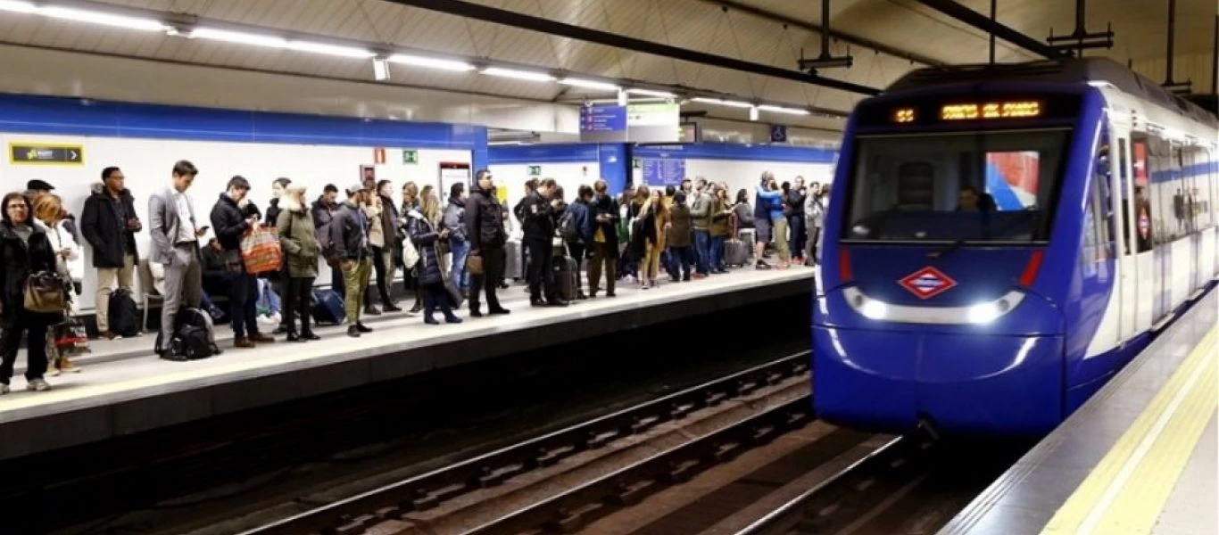 Η χώρα που απαγόρευσε αυτή την ενοχλητική ανδρική συνήθεια στο μετρό